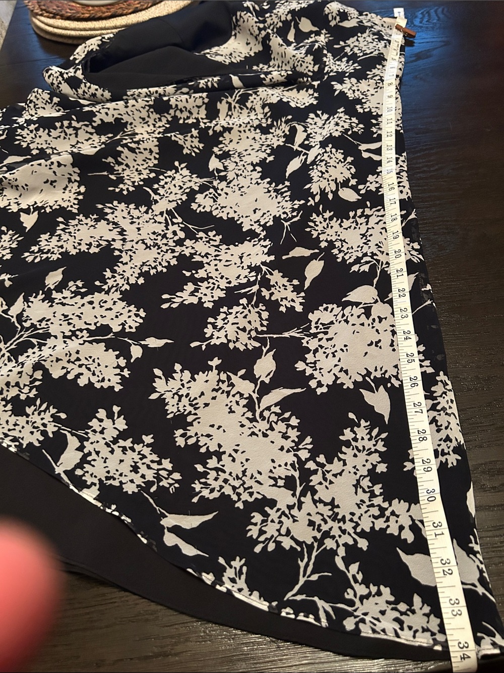 Ann Taylor Black & White Floral V-Neck Midi Dress Size 16 - Picture 8 of 8
